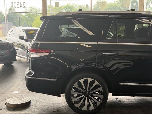 Used 2024 Lincoln Navigator Reserve AWD/4WD image 6