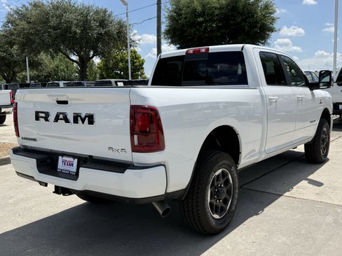 Used 2026 RAM 2500 Laramie AWD/4WD image 5