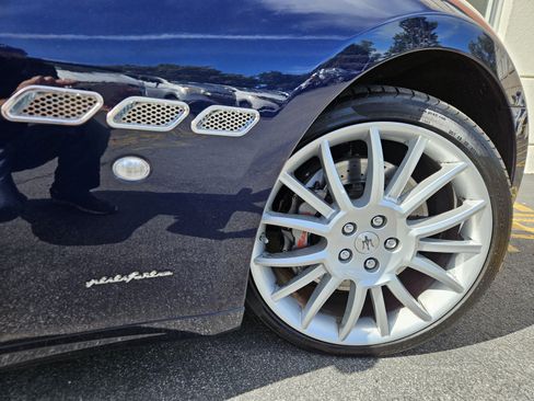 Used 2015 Maserati GranTurismo Convertible RWD image 21
