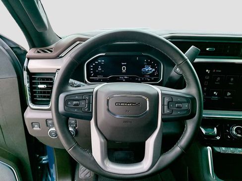 Used 2024 GMC Sierra 2500 Denali w/ Denali Reserve Package AWD/4WD image 14