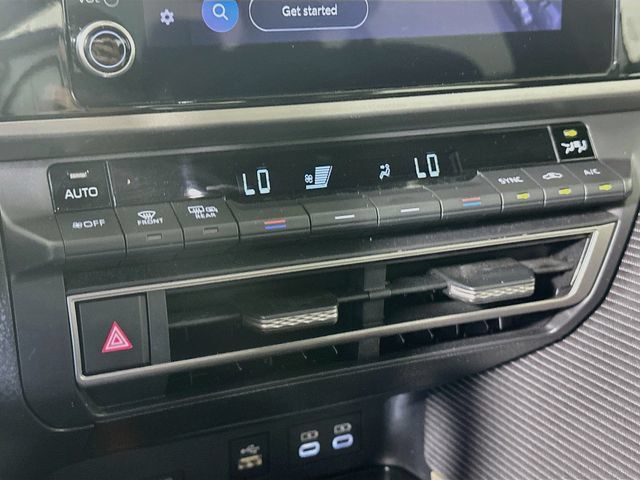 Certified 2025 Toyota Camry SE FWD image 18