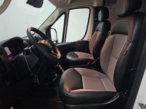 Used 2026 RAM ProMaster 2500 w/ Convenience Group FWD image 5