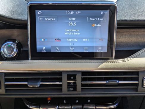 Used 2020 Lincoln Corsair Reserve w/ Equipment Group 202A image 18