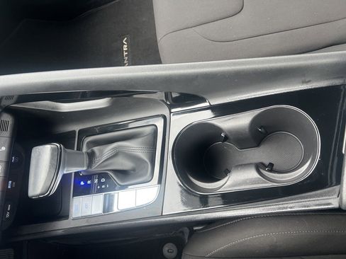 Used 2024 Hyundai Elantra SEL w/ Convenience Package image 31