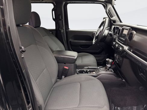 Used 2021 Jeep Wrangler Unlimited Sport image 16