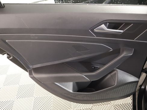 Used 2020 Volkswagen Jetta SE image 17