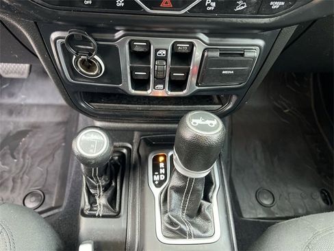 Used 2019 Jeep Wrangler Unlimited Sahara w/ Dual Top Group image 22