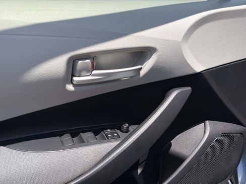 Used 2020 Toyota Corolla LE FWD image 16