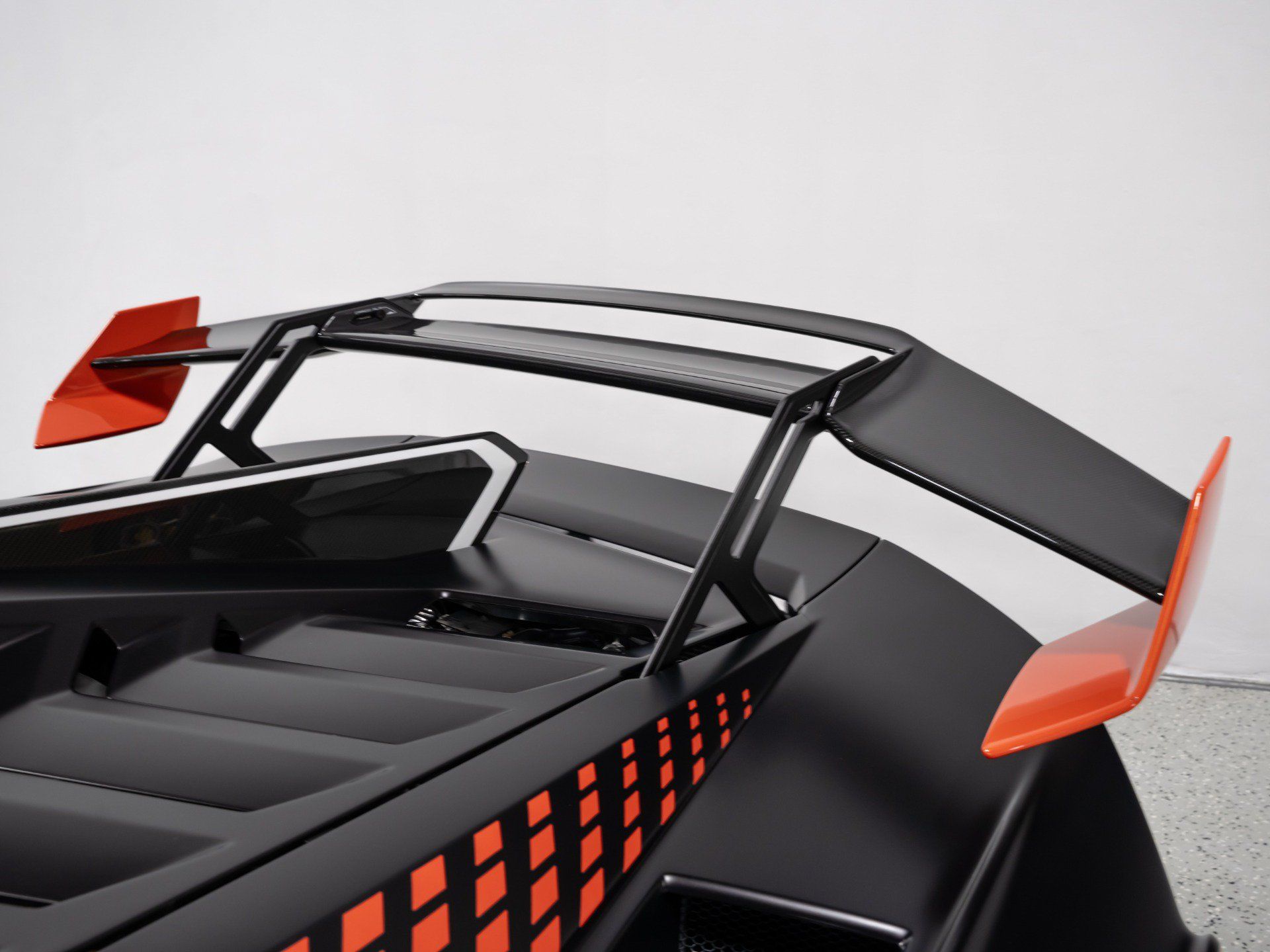 Used 2024 Lamborghini Huracan STO RWD image 33