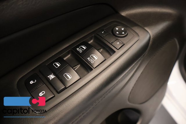 Used 2017 Jeep Grand Cherokee Altitude AWD/4WD image 10