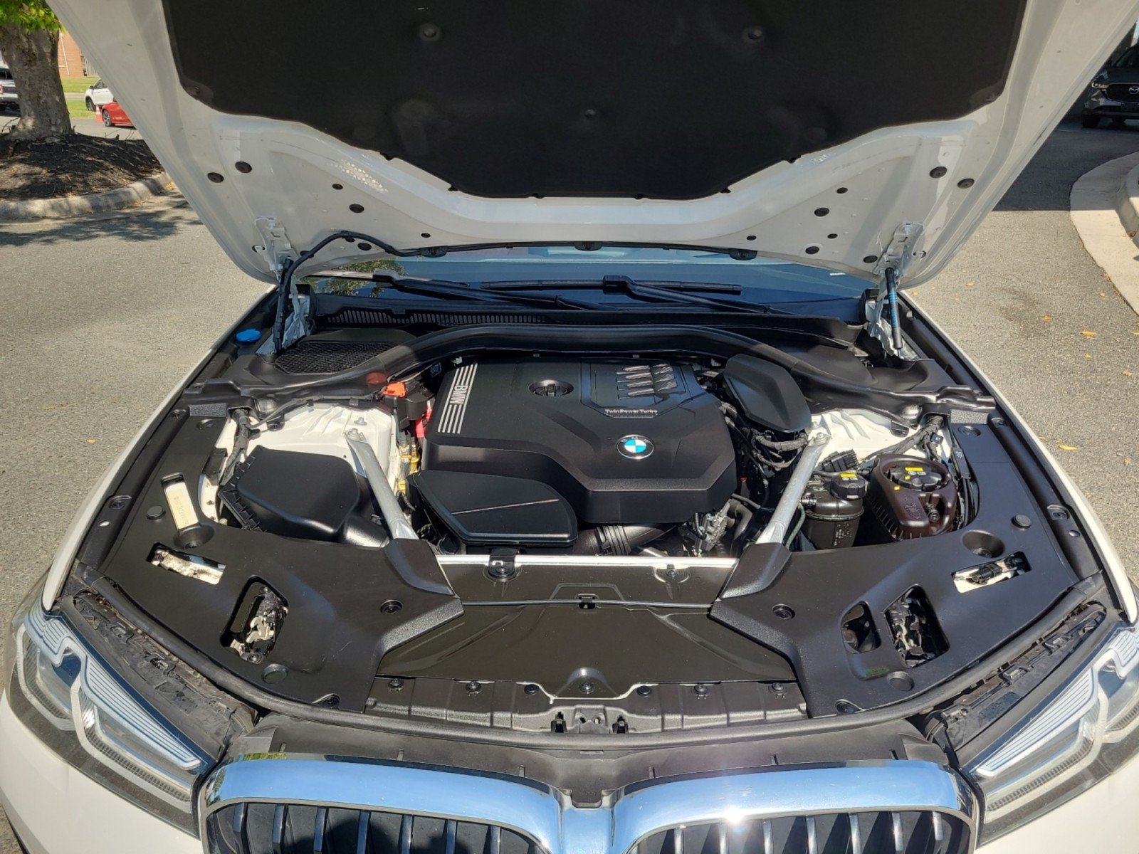 Used 2022 BMW 530i xDrive w/ M Sport Package AWD/4WD image 9