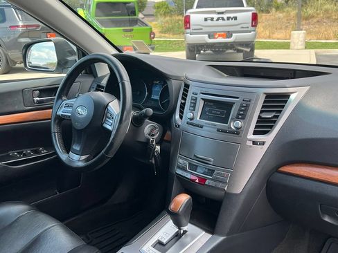 Used 2013 Subaru Outback 2.5i Limited w/ Moonroof Pkg AWD/4WD image 21