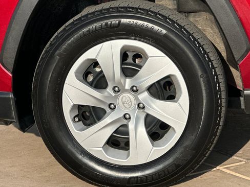 Certified 2024 Toyota RAV4 LE image 33