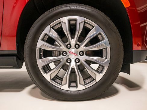 Used 2023 GMC Yukon Denali w/ Denali Reserve Package image 12