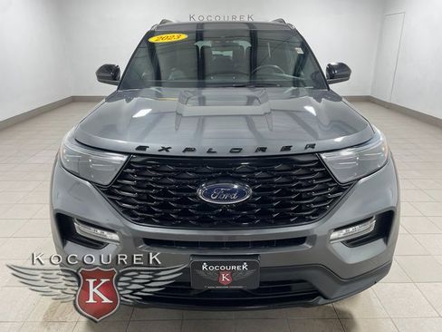 Used 2023 Ford Explorer ST-Line image 2