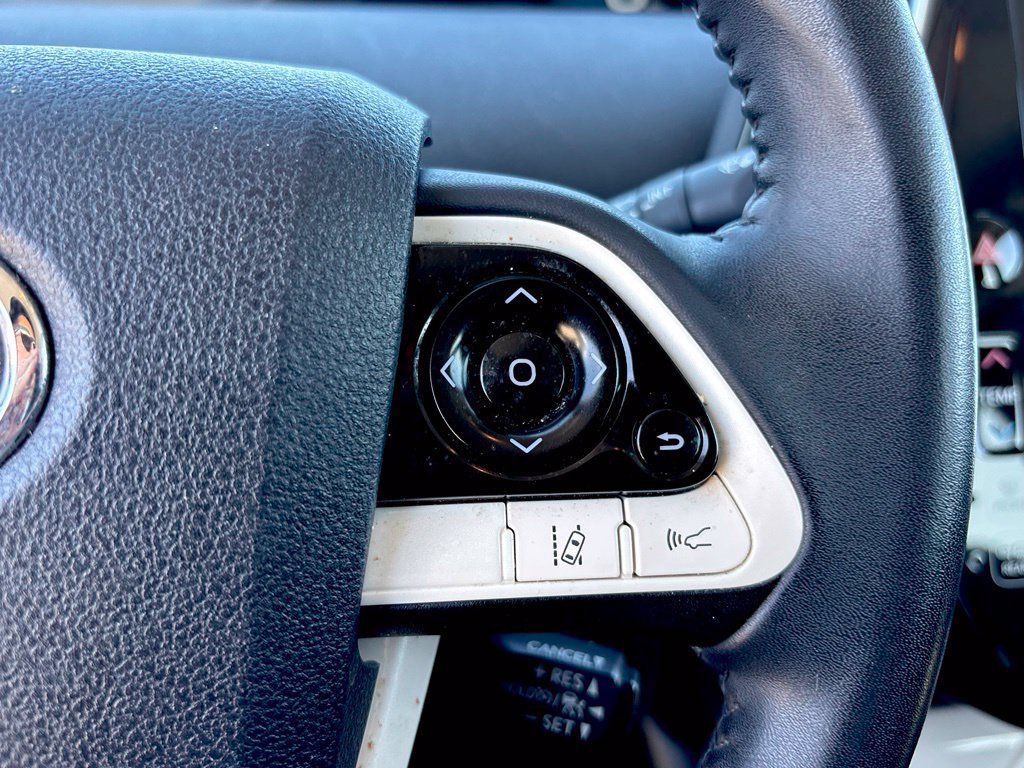 Used 2018 Toyota Prius Prime Premium w/ Preferred Accessory Package FWD image 13
