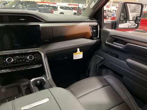 New 2026 GMC Sierra 3500 Denali w/ Denali Reserve Package AWD/4WD image 29