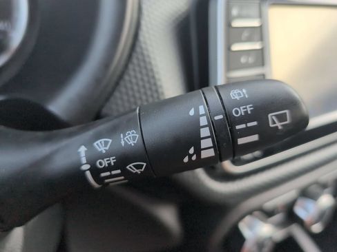 Used 2021 Nissan Kicks S FWD image 16