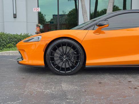 Used 2021 McLaren GT RWD image 14
