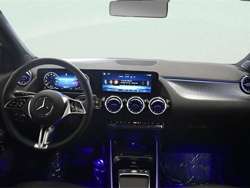 New 2025 Mercedes-Benz GLA 250 4MATIC image 9