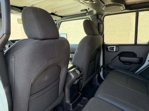 Used 2023 Jeep Wrangler Unlimited w/ Cold Weather Group AWD/4WD image 21