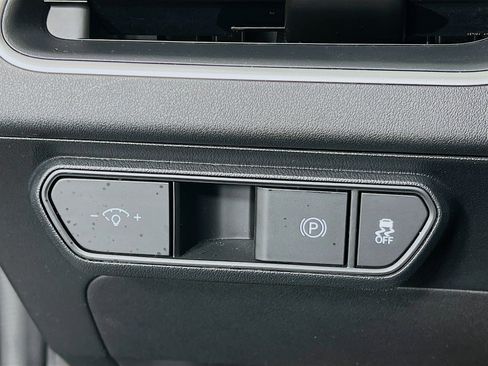 Used 2025 Kia K4 LXS image 13