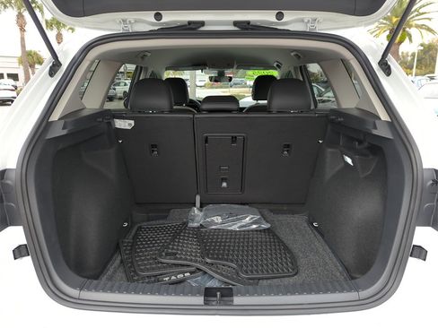 Used 2025 Volkswagen Taos SE image 19