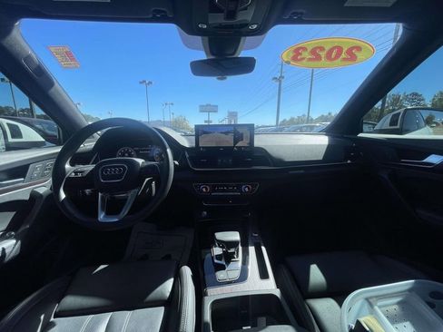 Used 2023 Audi Q5 2.0T Prestige w/ Prestige Package image 16
