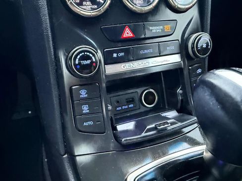 Used 2013 Hyundai Genesis 2.0T image 22