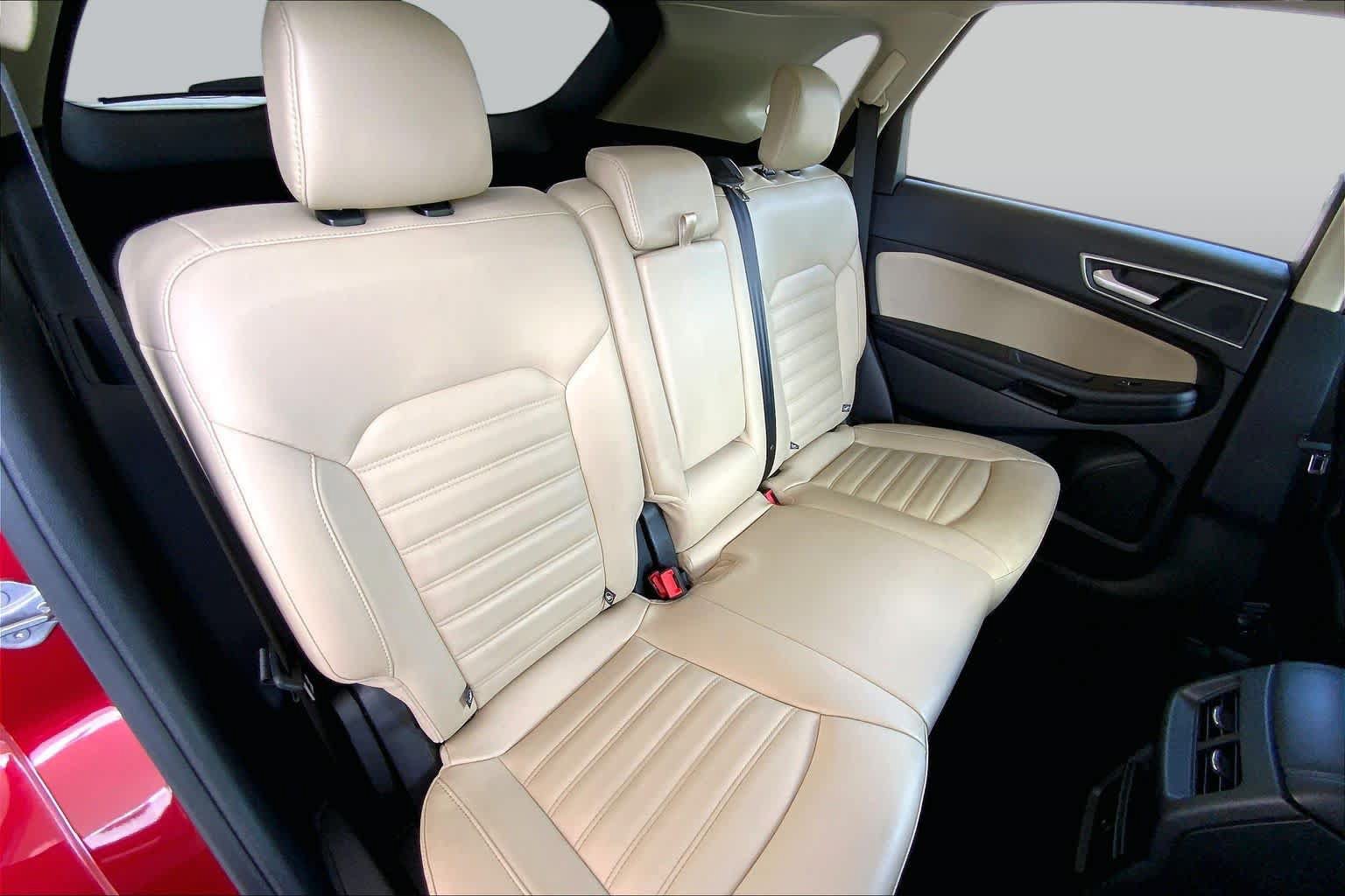 Used 2024 Ford Edge SEL AWD/4WD image 18