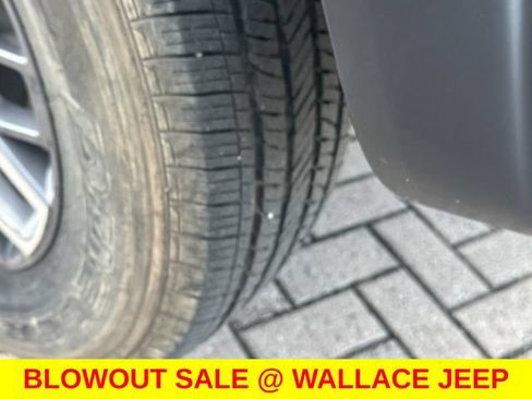 Used 2026 Jeep Wrangler Unlimited Sahara AWD/4WD image 12
