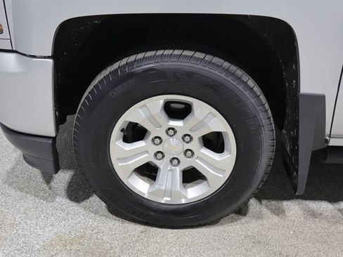 Used 2018 Chevrolet Silverado 1500 LT w/ All Star Edition AWD/4WD image 9