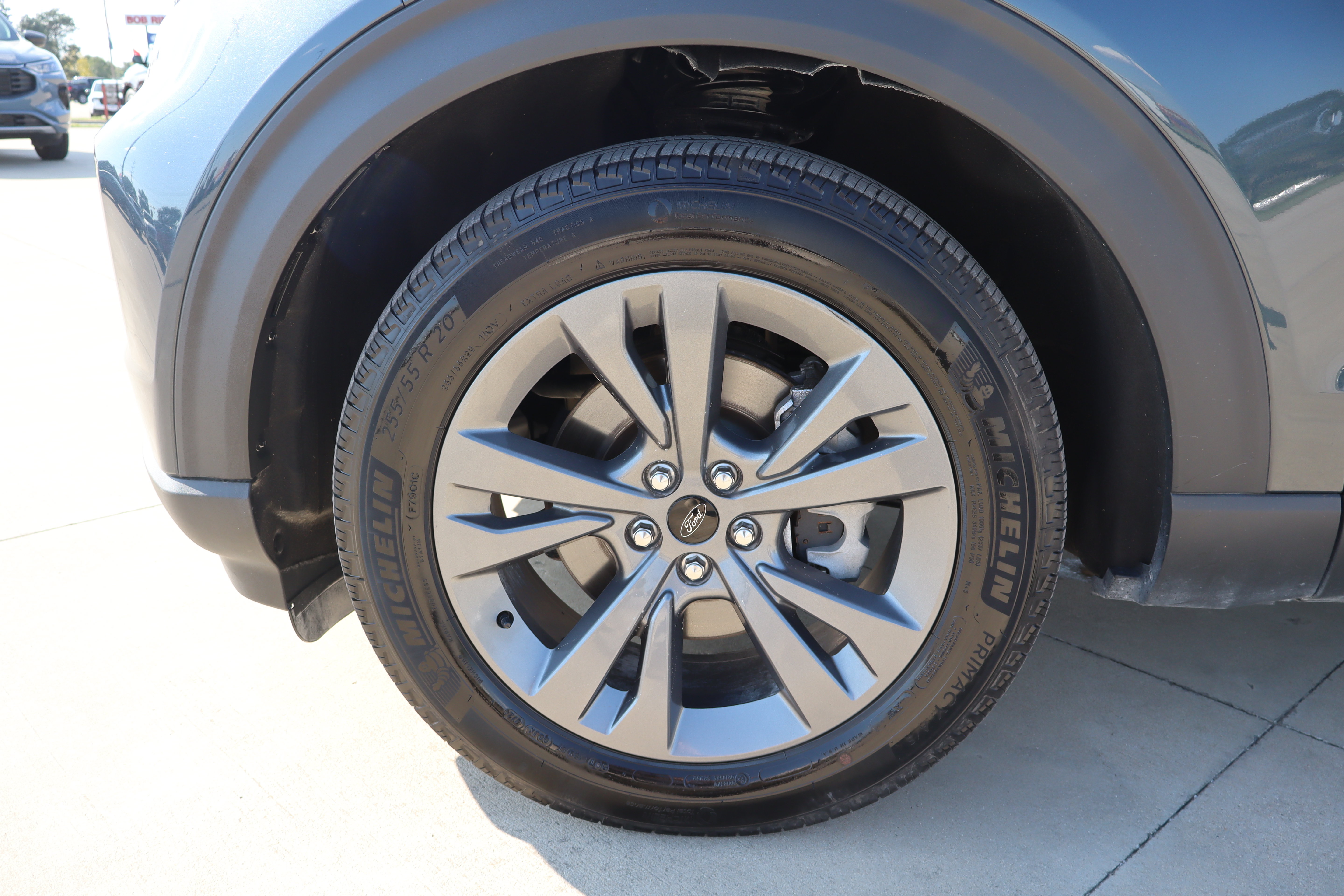 Used 2024 Ford Explorer XLT w/ Equipment Group 202A AWD/4WD image 33