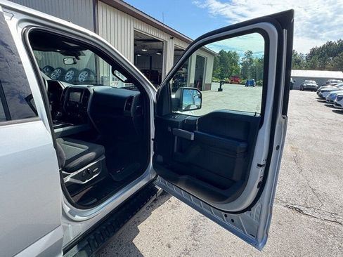 Used 2019 Ford F150 XLT w/ Equipment Group 302A Luxury AWD/4WD image 36