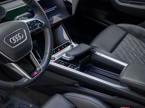 Used 2022 Audi e-tron S Prestige w/ Prestige Package image 15