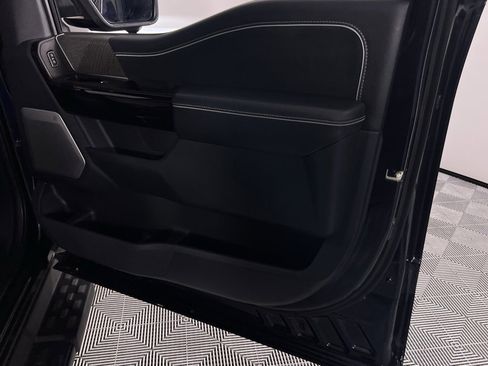 Used 2022 Ford F150 Lightning Platinum image 30