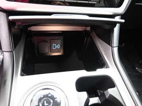 Certified 2022 Ford Explorer XLT image 20