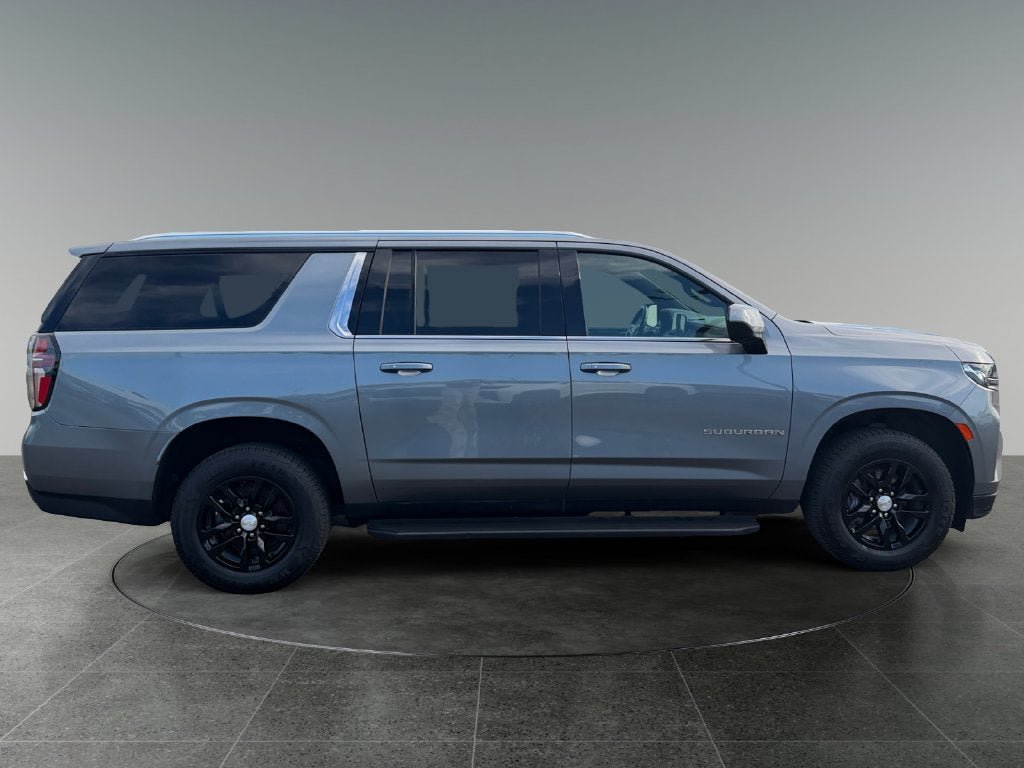 Used 2022 Chevrolet Suburban LT AWD/4WD image 10