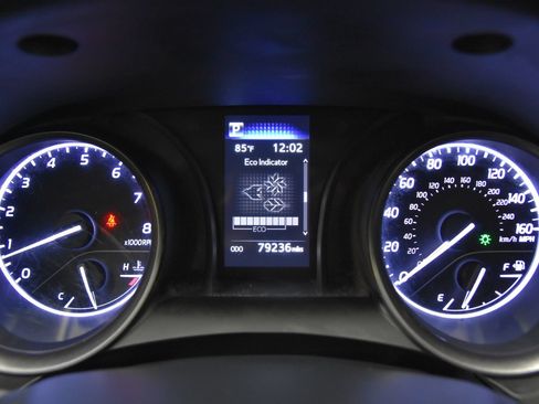 Used 2023 Toyota Camry SE FWD image 21