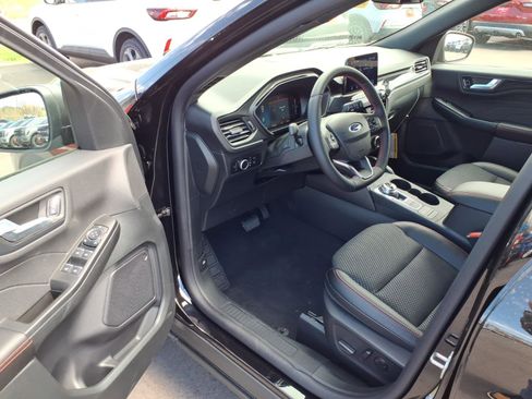 New 2026 Ford Escape ST-Line w/ Cold Weather Package AWD/4WD image 6