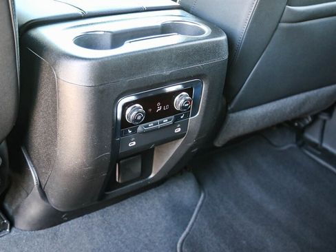 Used 2022 GMC Yukon SLT w/ SLT Premium Package image 26