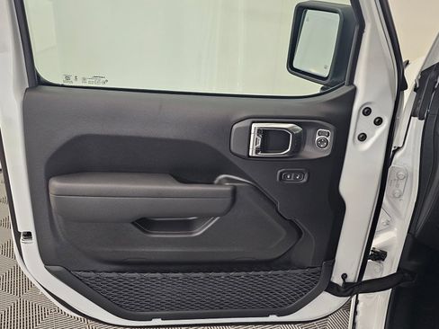 New 2026 Jeep Gladiator Sport AWD/4WD image 9