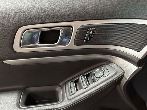 Used 2012 Ford Explorer XLT image 20