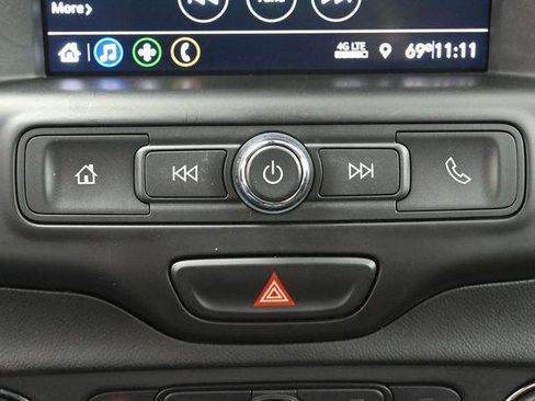 Used 2020 GMC Terrain SLE w/ Driver Convenience Package FWD image 22