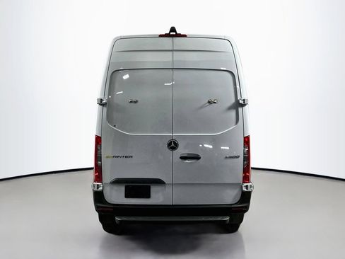 Used 2023 Mercedes-Benz Sprinter 2500 image 6