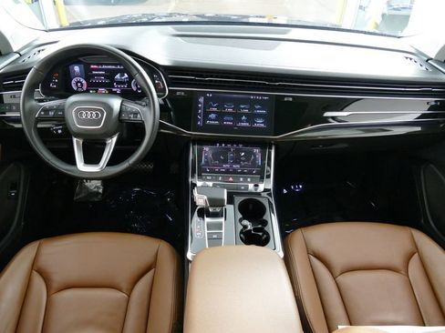 Used 2023 Audi Q7 3.0T Premium Plus w/ Premium Plus Package AWD/4WD image 9