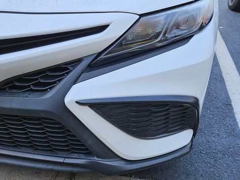 Used 2022 Toyota Camry SE image 13