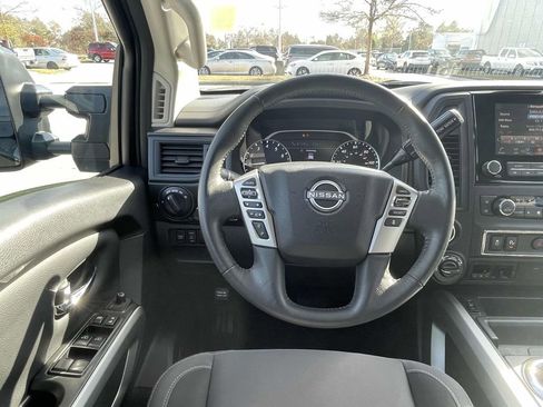 Used 2024 Nissan Titan SV w/ SV Convenience Package image 12