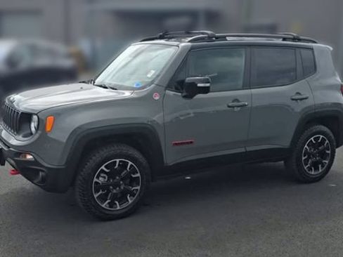 Used 2023 Jeep Renegade Trailhawk AWD/4WD image 5