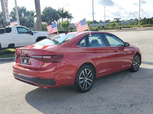 Used 2025 Volkswagen Jetta SE image 5